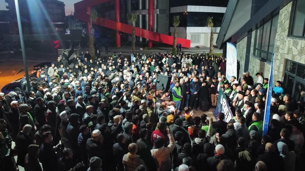 SAMSUN’UN CANİK BELEDİYESİ’NİN DESTEKLERİYLE DÜZENLENEN SABAH NAMAZI BULUŞMASINDA, İSRAİL’İN MESCİD-İ