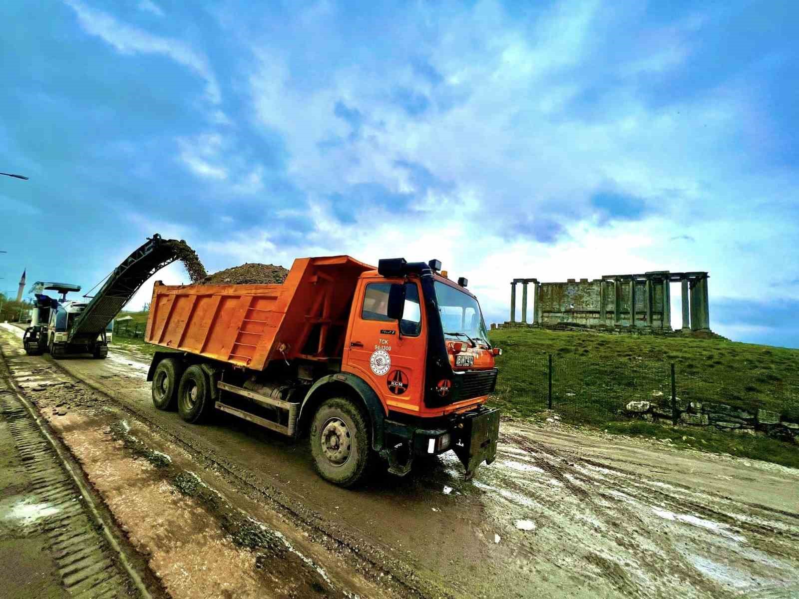 ÇAVDARHİSAR AİZANOİ ANTİK KENTİNDE ÇEVRE DÜZENLEMESİ