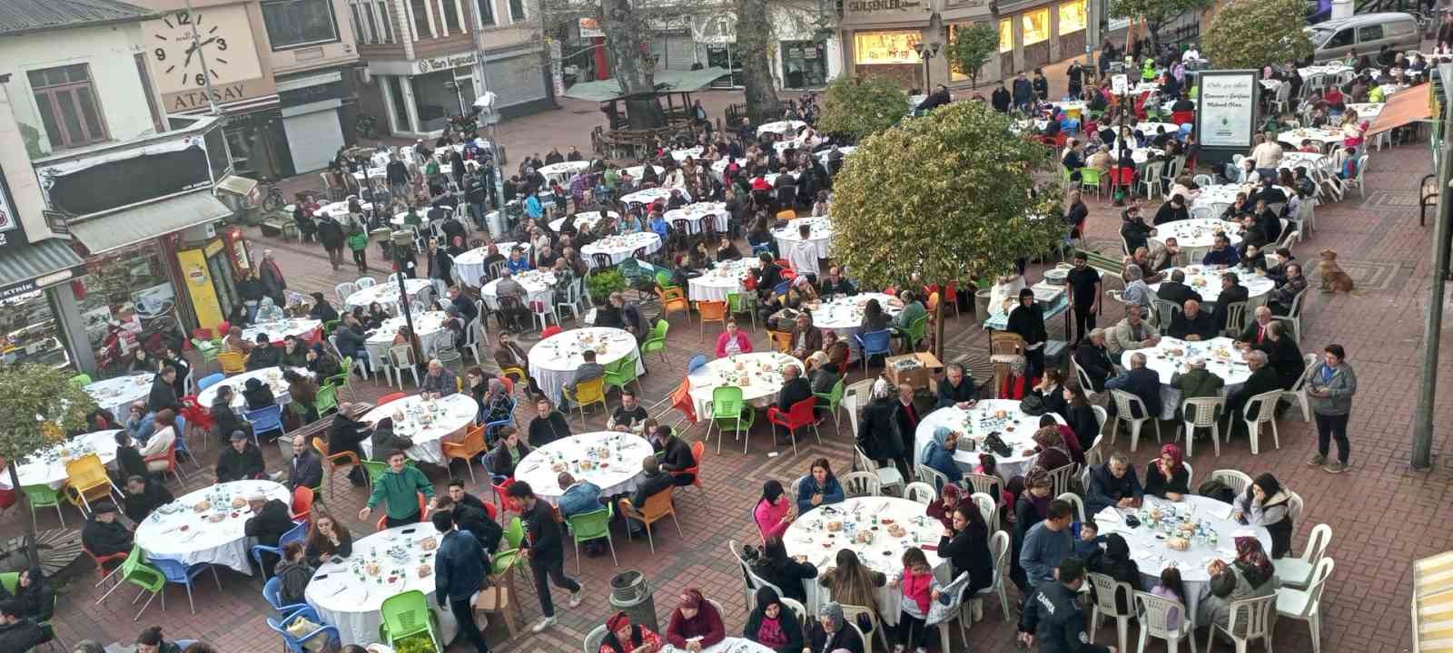 ZONGULDAK’IN ÇAYCUMA İLÇESİNDE İFTAR PROGRAMI DÜZENLENDİ.