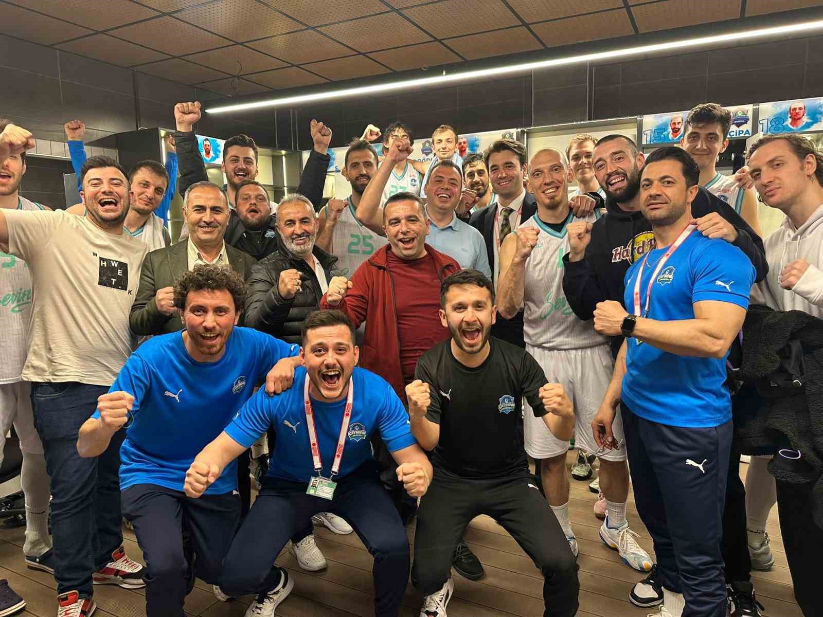 ÇAYIROVA BELEDİYESİ BASKETBOL TAKIMI SON 16 TURU KARŞILAŞMASINDA EVİNDE RİNO