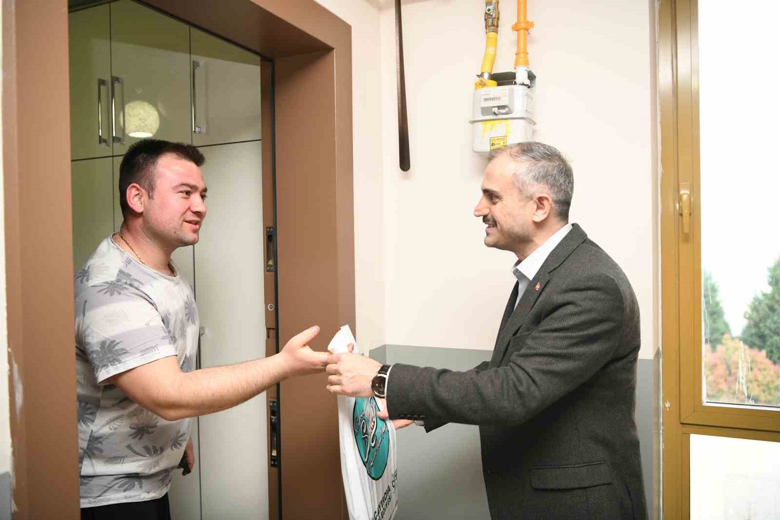 ÇAYIROVA’DA RAMAZAN BAYRAMI GELENEĞİ SÜRÜYOR. YAKLAŞAN BAYRAM ÖNCESİ HAREKETE GEÇEN