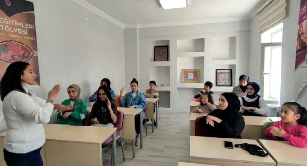 ÇEKEREK’TE İŞARET DİLİ KURSUNA İLGİ HER GEÇEN GÜN ARTIYOR