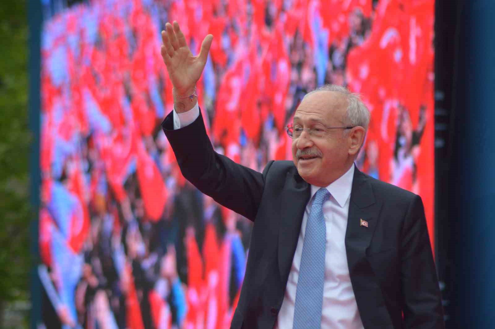 CHP LİDERİ KEMAL KILIÇDAROĞLU, KUVAYİ MİLLİYE MEYDANI'NDAN BALIKESİRLİLERE SESLENDİ.