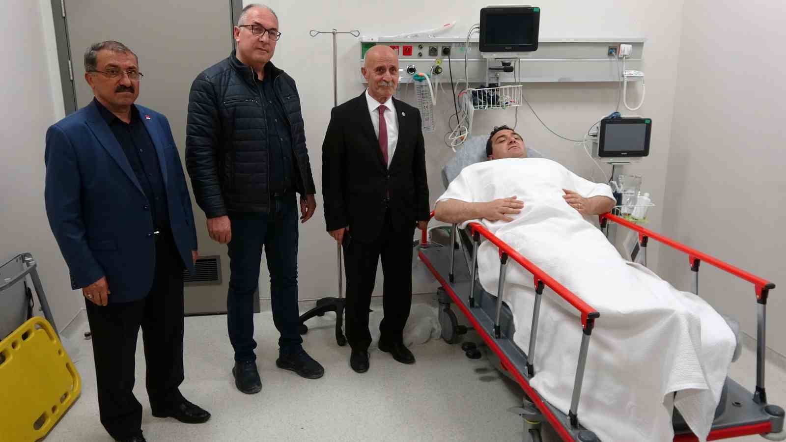 CHP SİVAS MİLLETVEKİLİ ULAŞ KARASU’YU HASTANEDE CHP YOZGAT MİLLETVEKİLİ ALİ