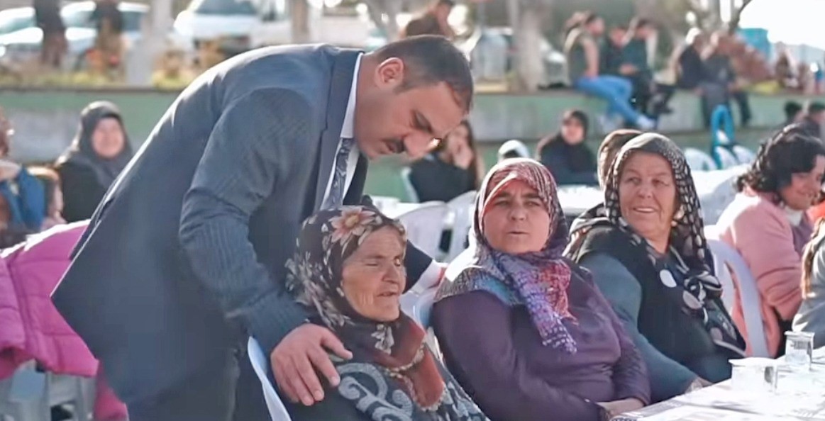 ÇİÇEKDAĞI BELEDİYESİ 'GÖNLÜMÜZ BİR, SOFRAMIZ BİR İFTARI DÜZENLEDİ'