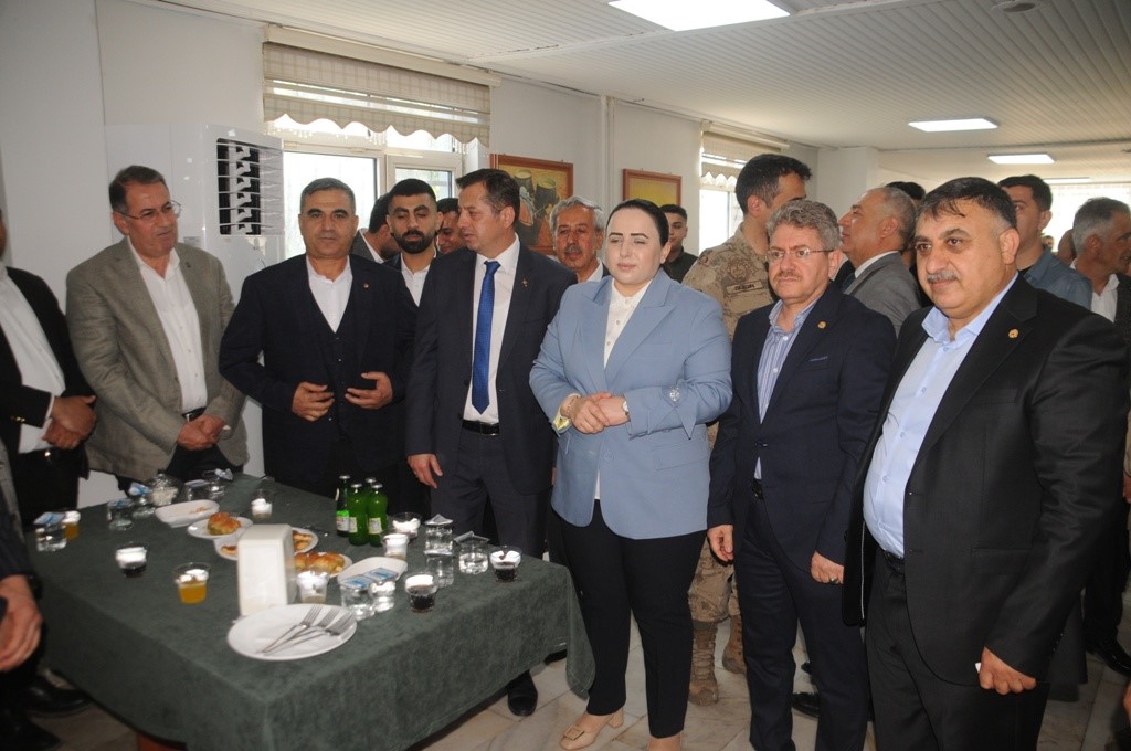 ŞIRNAK'IN CİZRE İLÇE KAYMAKAMI VE BELEDİYE BAŞKAN VEKİLİ NAZLI DEMİR,