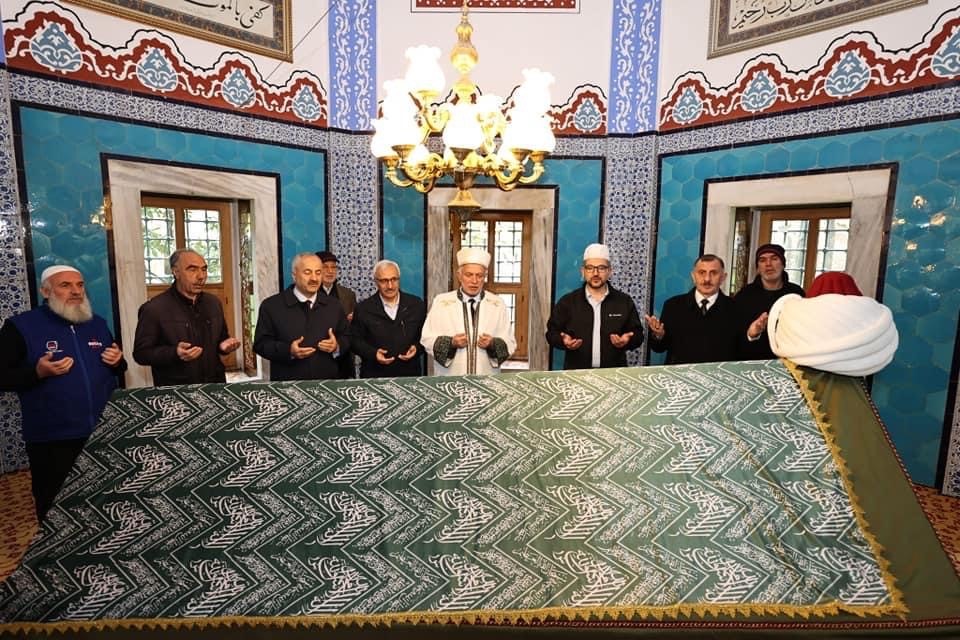 GEBZE'DE ÇOBAN MUSTAFA PAŞA VEFATININ YIL DÖNÜMÜNDE KABRİ BAŞINDA DUALARLA