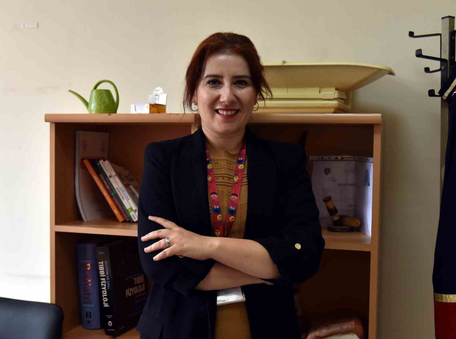 SOSYAL PEDİATRİ UZMANI DR. ÖĞR. ÜYESİ TUĞBA AYÇİÇEK DİNÇER, ÇOCUKLARIN