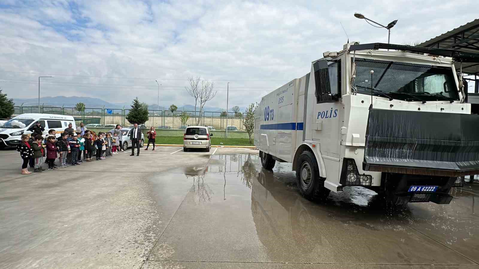 ÇOCUKLARA TOMA SÜRPRİZİ