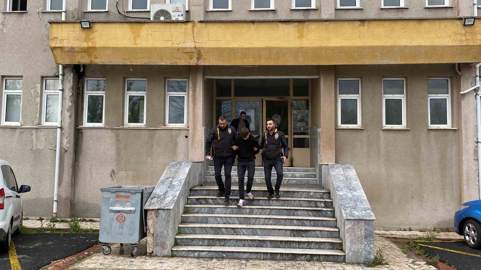 TEKİRDAĞ ÇORLU’DA POLİSİN KİMLİK KONTROLÜNE KARŞI ÇIKARAK, KAÇARKEN ATEŞ AÇTIĞI