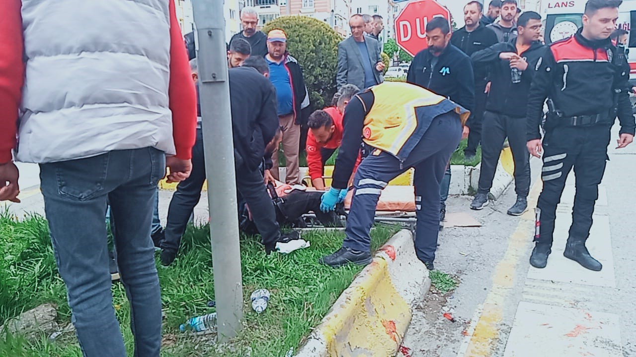 ÇORUM’DA İKİ GRUP ARASINDA ÇIKAN SİLAHLI KAVGADA 2 KİŞİ YARALANDI.