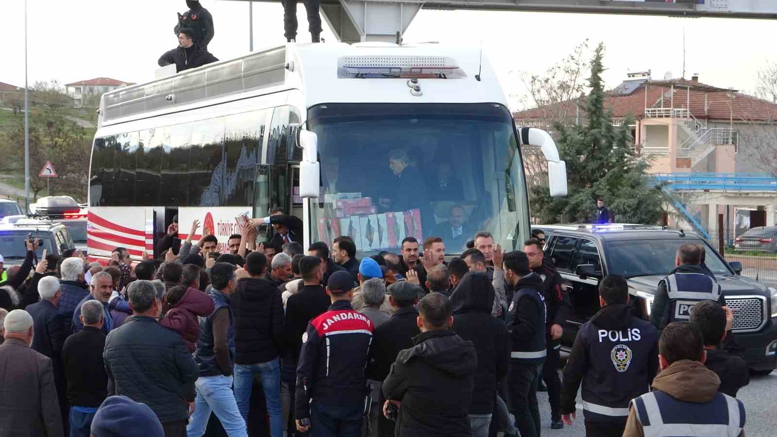 DEPREM KONUTLARININ TEMEL ATMA TÖRENİ VE ANAHTAR TESLİM TÖRENİNE KATILMAK