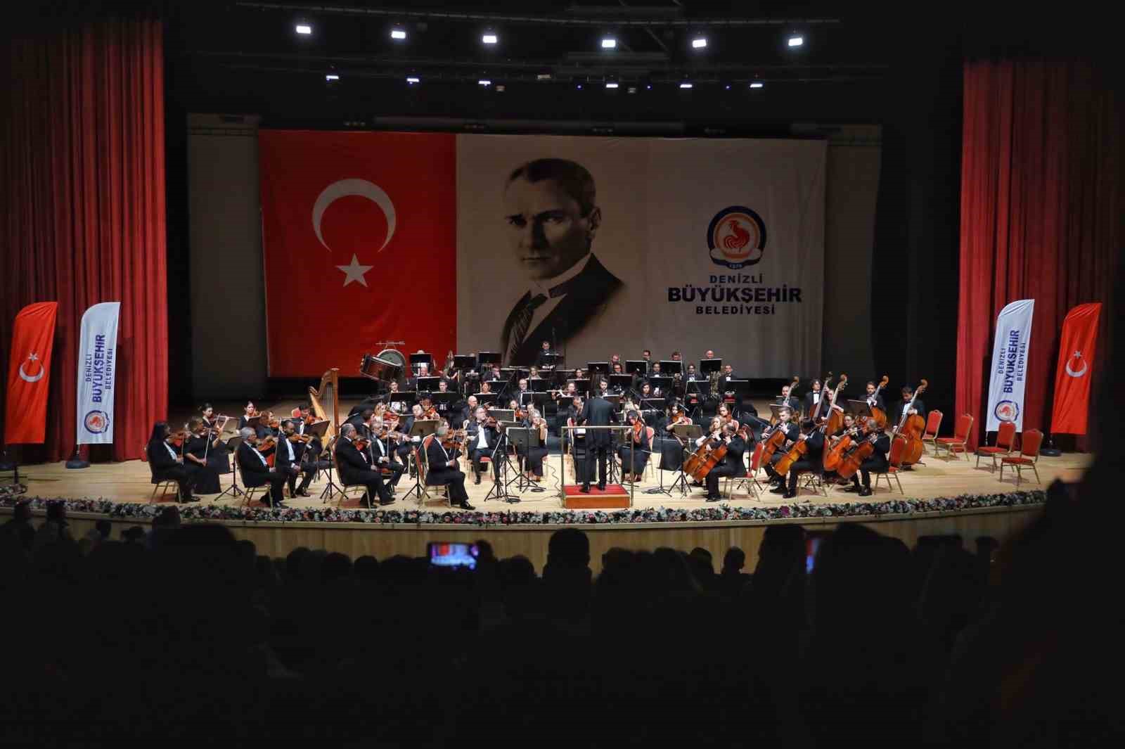 CUMHURBAŞKANLIĞI SENFONİ ORKESTRASI’NIN DENİZLİ BÜYÜKŞEHİR BELEDİYESİNİN EV SAHİPLİĞİNDE VERDİĞİ MUHTEŞEM