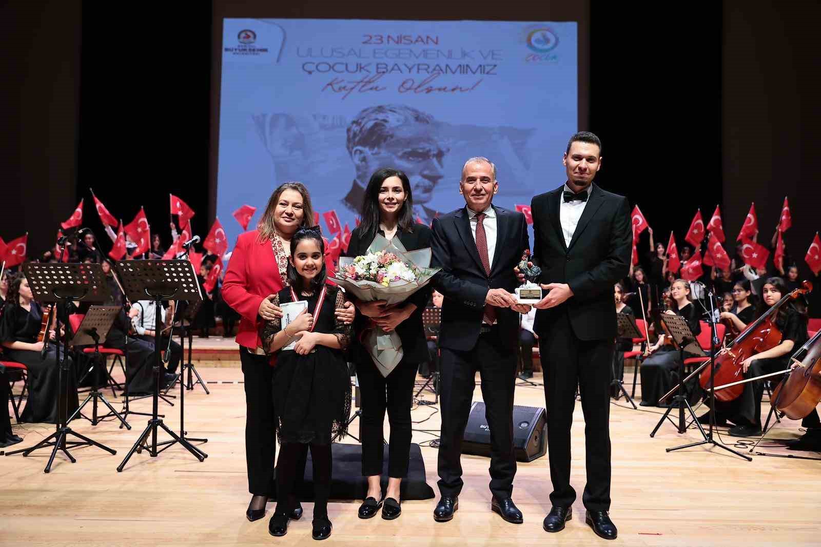 DENİZLİ BÜYÜKŞEHİR BELEDİYE KONSERVATUARI ÇOCUK KOROSU, 23 NİSAN ULUSAL EGEMENLİK