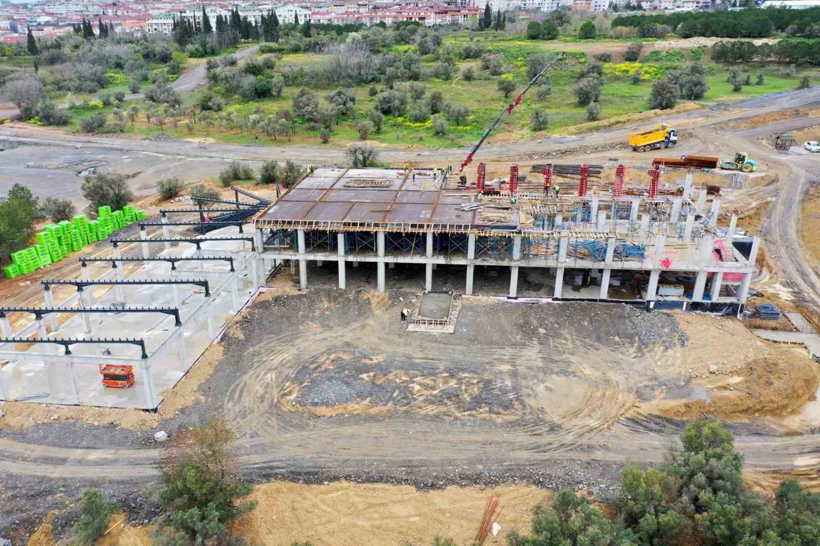 KOCAELİ BÜYÜKŞEHİR BELEDİYESİ, DARICA MİLLET BAHÇESİ 3. ETAP PROJESİNDE ÇALIŞMALARINI