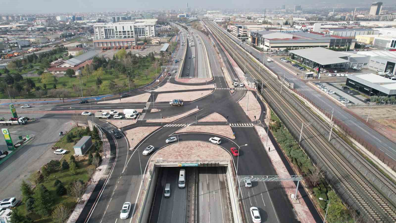 ŞEHİR İÇİ TRAFİĞİNİ RAHATLATMAK İÇİN ÖNEMLİ DÜZENLEMELERİ HAYATA GEÇİRMEYE DEVAM