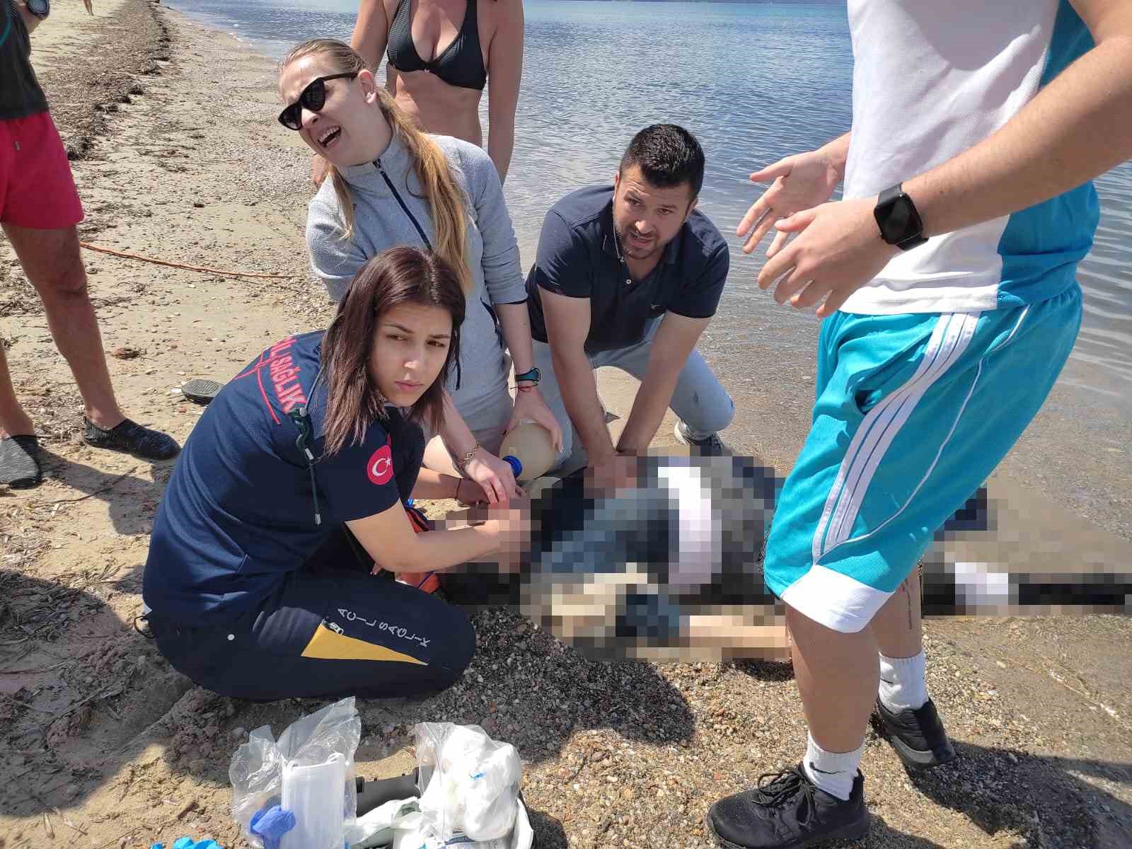 AYDIN’IN KUŞADASI İLÇESİNDE DENİZE GİREN YAŞLI KADIN BOĞULARAK CAN VERDİ.