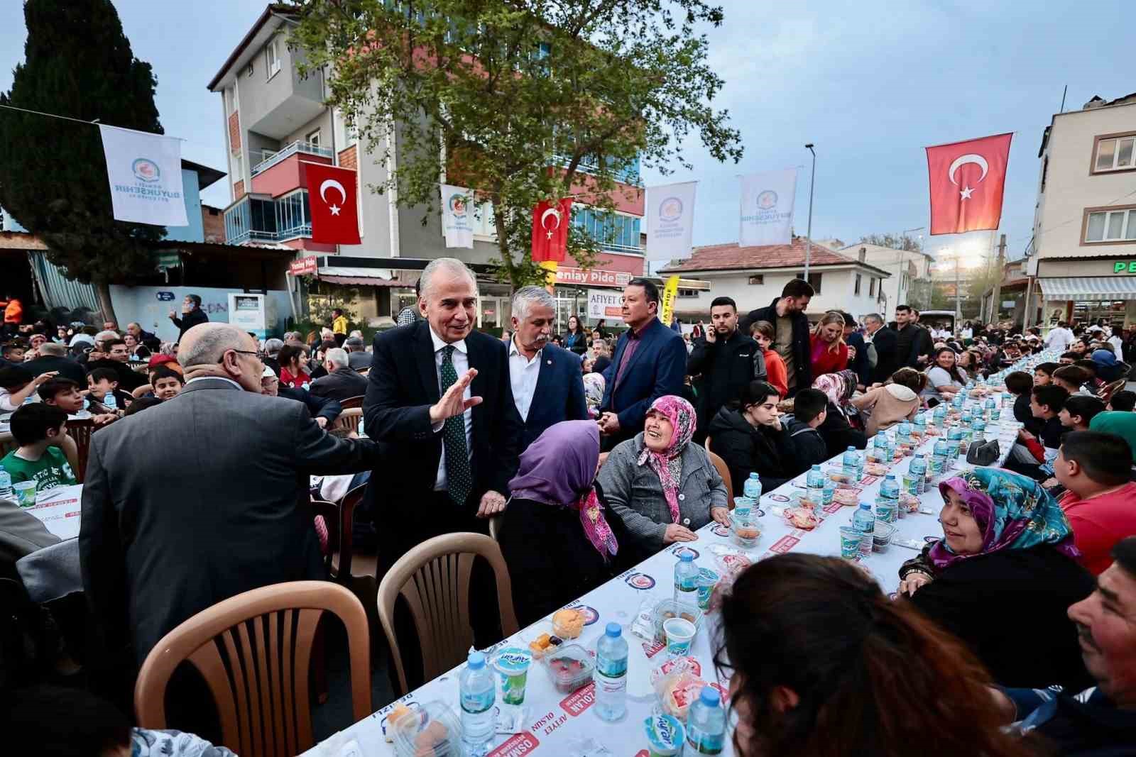 DENİZLİ BÜYÜKŞEHİR BELEDİYESİNİN RAMAZAN AYI BOYUNCA DÜZENLEDİĞİ İFTAR SOFRASI BU