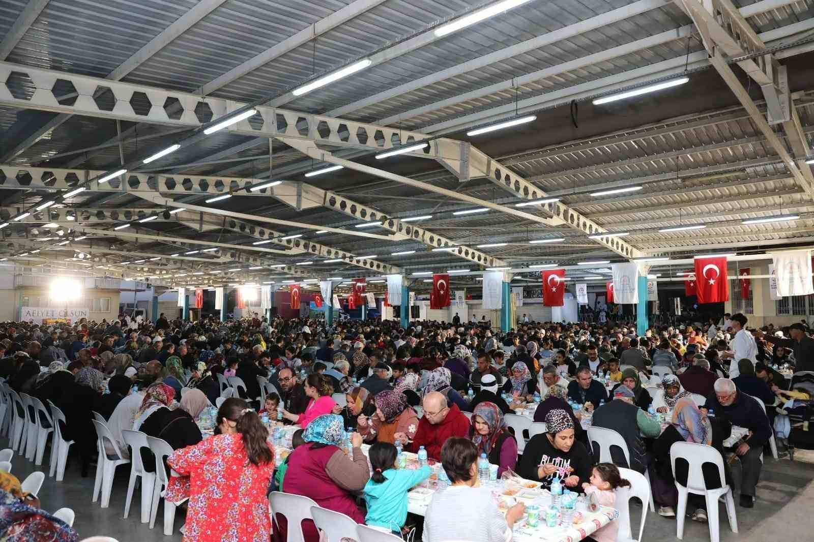 DENİZLİ BÜYÜKŞEHİR BELEDİYESİ İFTAR SOFRASI GELENEĞİNİ MURATDEDE MAHALLESİ'NE TAŞIDI.