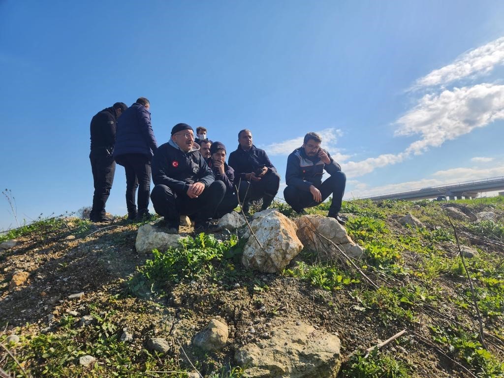 HATAY’DA KOORDİNATÖR VALİ OLARAK GÖREV YAPAN VE BOYNUNA TAKTIĞI KEMOTERAPİ