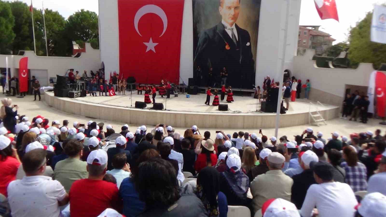 DENİZLİ'DE 23 NİSAN ULUSAL EGEMENLİK VE ÇOCUK BAYRAMI ÇEŞİTLİ ETKİNLİKLERLE