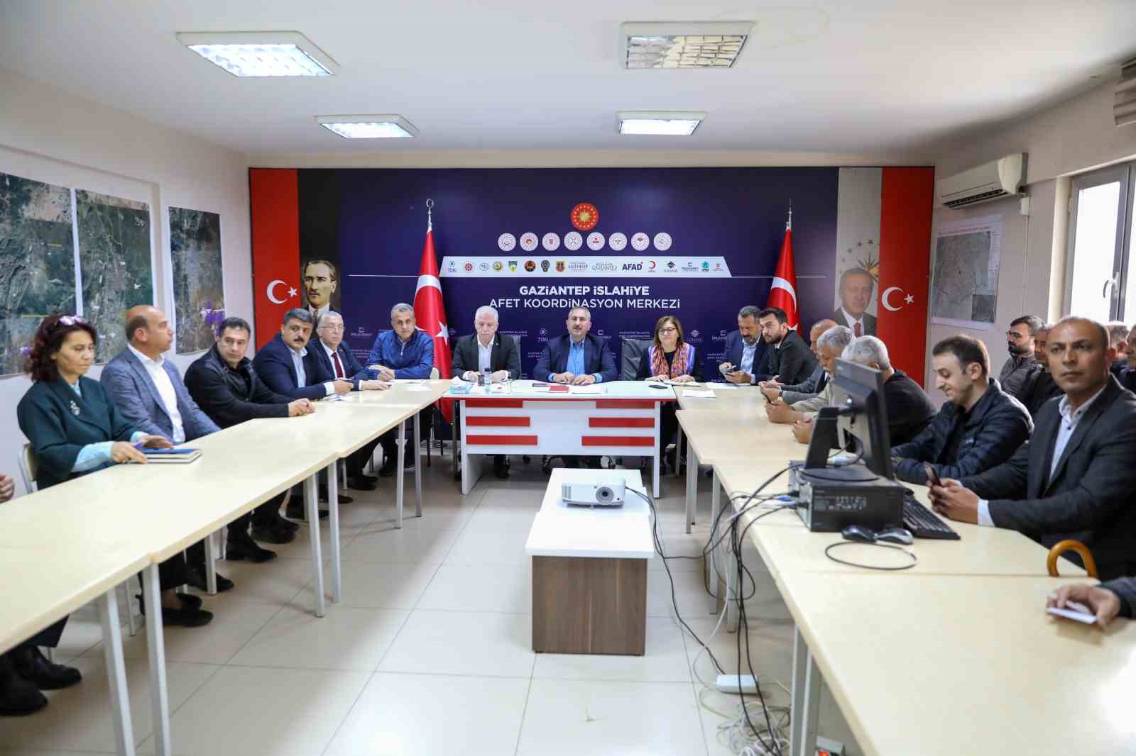 CUMHURBAŞKANI RECEP TAYYİP ERDOĞAN'IN 1 YIL İÇERİSİNDE YAPILACAĞINI AÇIKLADIĞI VE