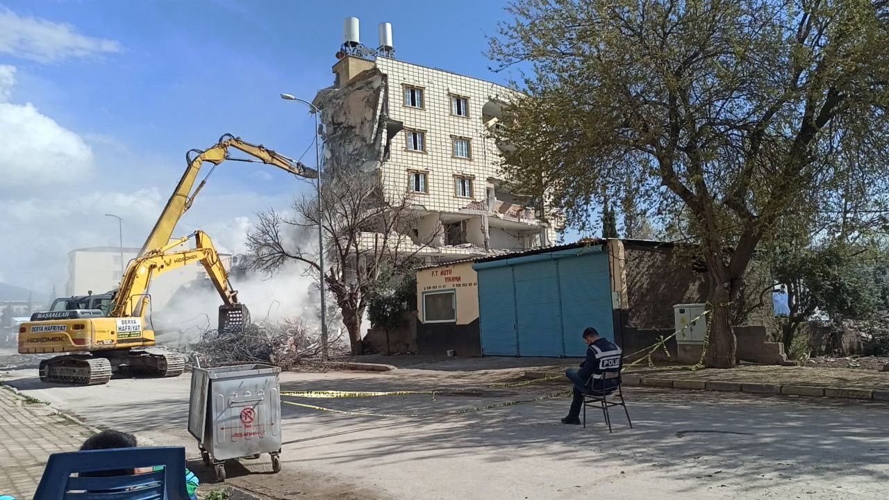 GAZİANTEP'İN İSLAHİYE İLÇESİNDE, KAHRAMANMARAŞ MERKEZLİ 7,7 VE 7,6 BÜYÜKLÜKLERİNDEKİ DEPREMLERDE