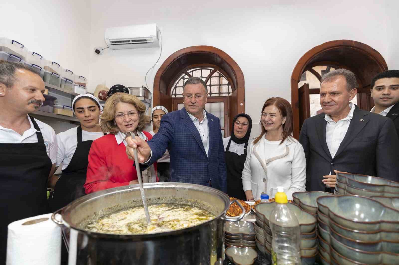 MERSİN BÜYÜKŞEHİR BELEDİYESİ TARAFINDAN ESKİ GÜLNAR OTELİ 'MUTFAĞIMIZI PAYLAŞIYORUZ' PROJESİ
