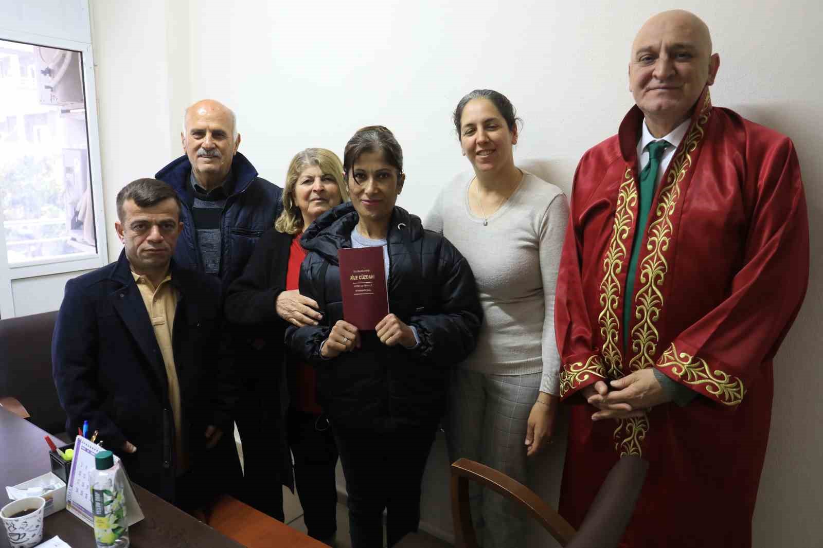 DEPREMZEDE ÇİFT MARMARİS’TE EVLENDİ