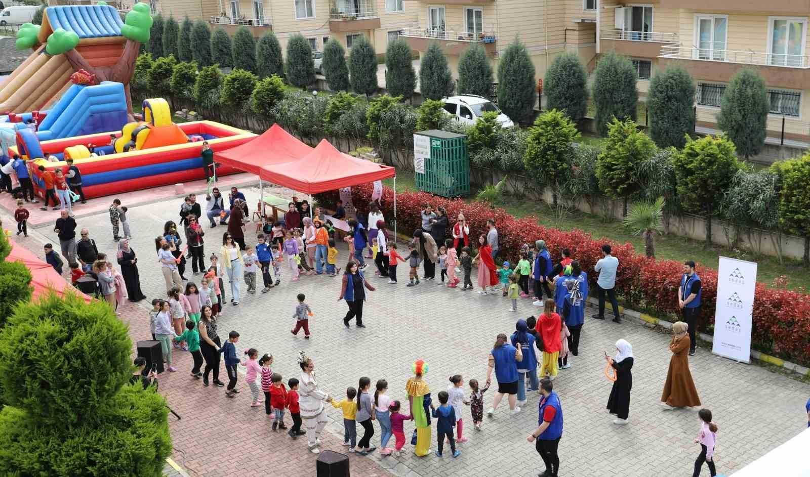 SEDAŞ, SAKARYA'DA KYK YURDUNDA KALAN ÇOCUKLARA 23 NİSAN ETKİNLİĞİ DÜZENLEYEREK