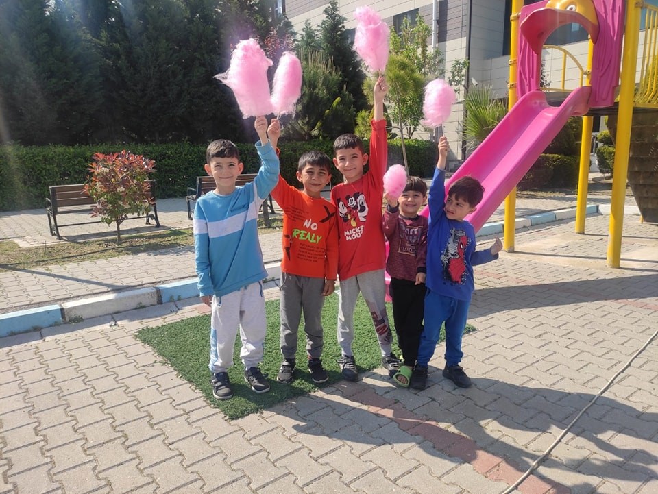 AYDIN’IN NAZİLLİ İLÇESİNDEKİ HACI MUSTAFA EFENDİZADE YURDU’NDA KALAN DEPREMZEDE ÇOCUKLARA