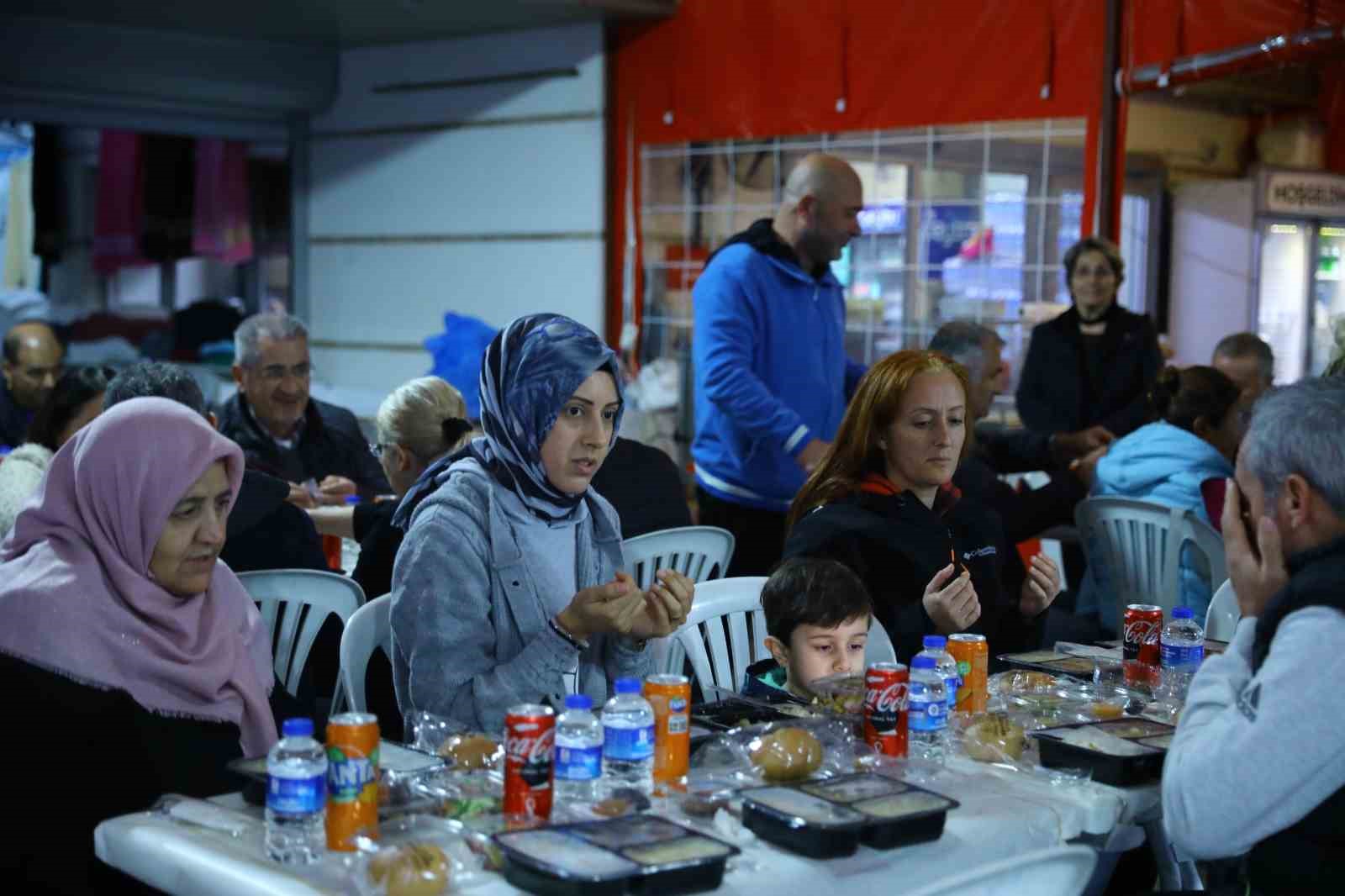 ANTALYA BÜYÜKŞEHİR BELEDİYESİ, DEPREMİN ARDINDAN ANTALYA’DA MİSAFİR EDİLEN DEPREMZEDE VATANDAŞLARA