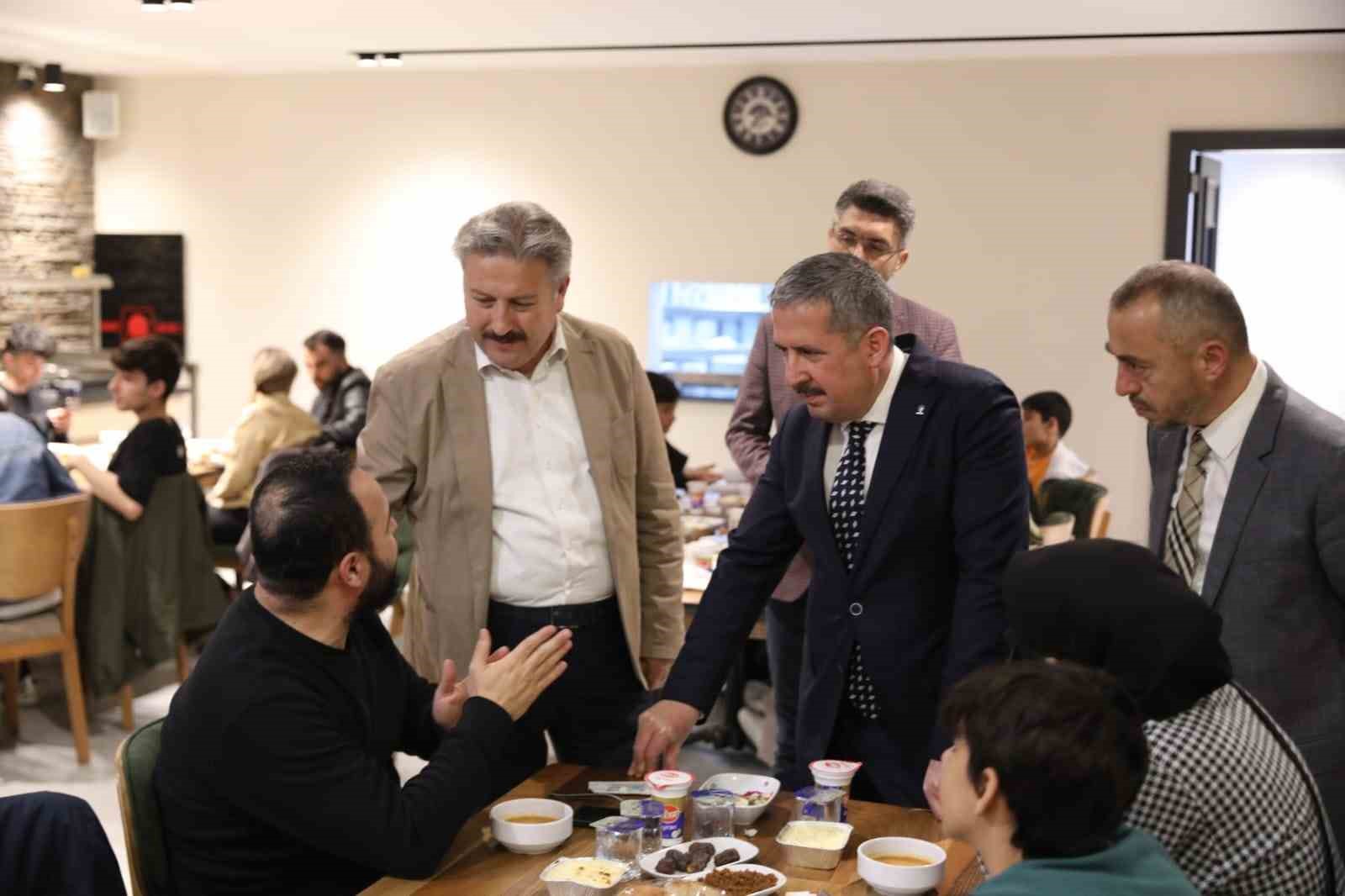 MELİKGAZİ BELEDİYESİ VE MELİKGAZİ KAYMAKAMLIĞI KAHRAMANMARAŞ MERKEZLİ DEPREMLERİN ARDINDAN KAYSERİ'DE