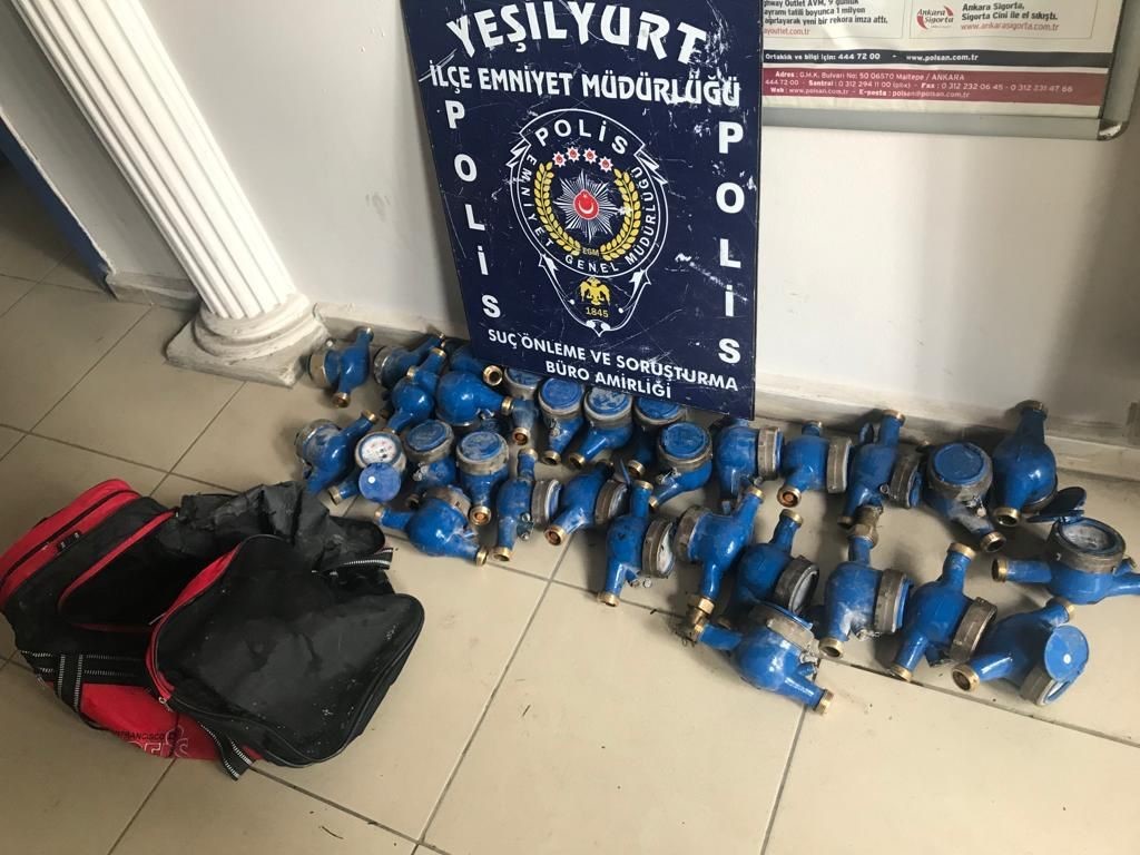 MALATYA’DA DEPREMZEDELERİN EVLERİNDE ÇOK SAYIDA SU SAYICI ÇALDIĞI TESPİT EDİLEN