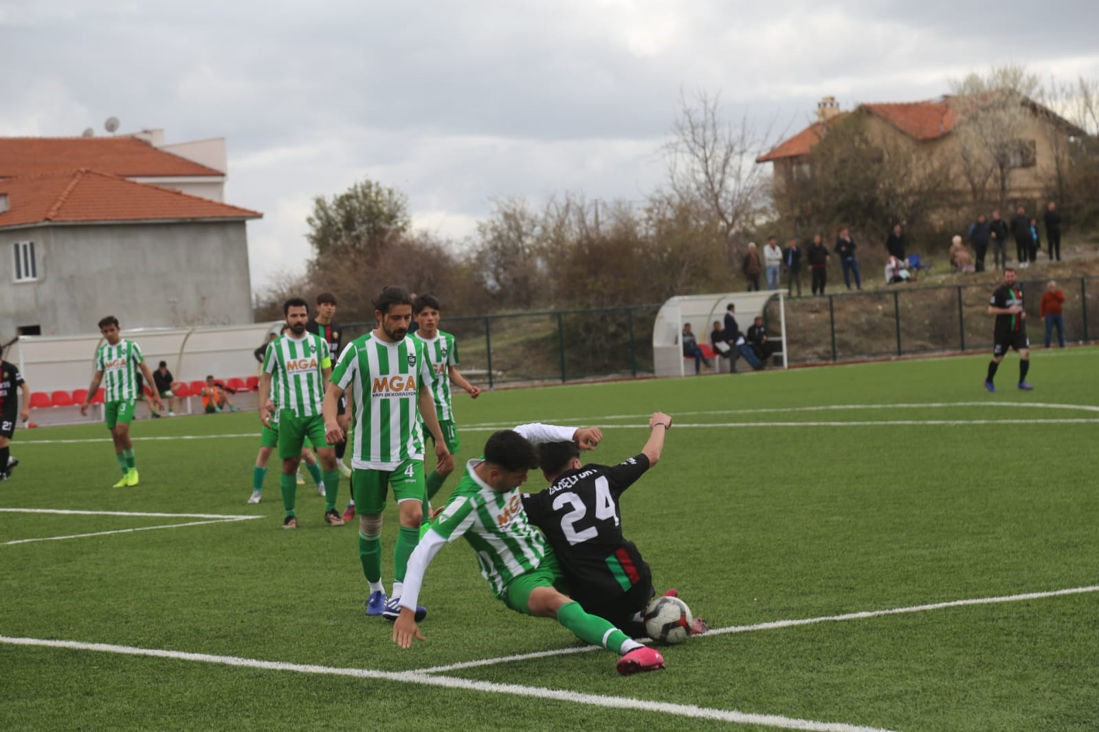 DENİZLİ 2. AMATÖR LİG’DE İKİ KARDEŞ TAKIMIN KARŞILAŞTIĞI ÇAMELİ BELEDİYESPOR