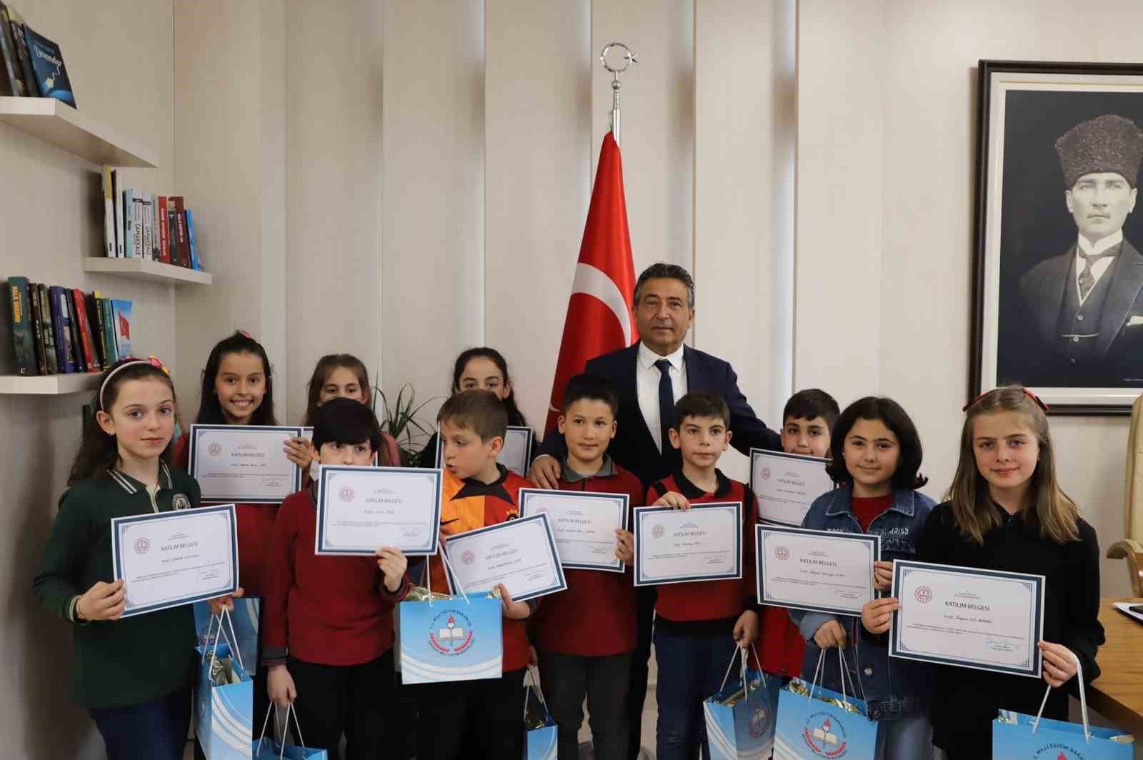 MİNİK ELLER TASARLIYOR PROJESİ MART AYI YARIŞMASINDA DERECEYE GİREN ÖĞRENCİLER