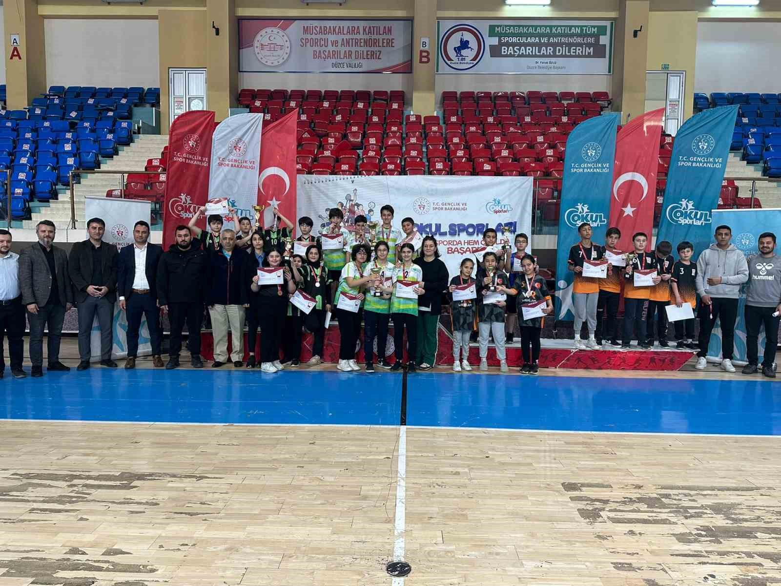 OKUL SPORLARI MASA TENİSİ KÜÇÜKLER MAHALLİ MÜSABAKALARINA 50 SPORCU KATILDI.