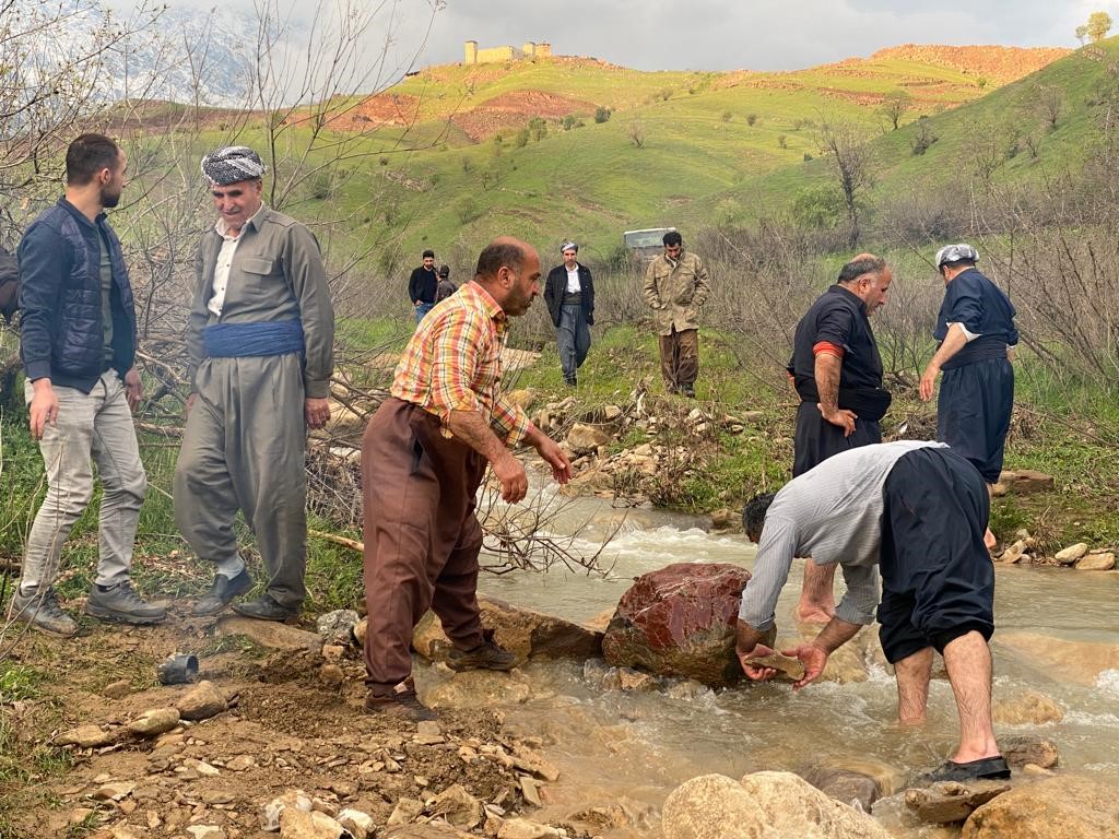 HAKKARİ'NİN DERECİK İLÇESİNDE ETKİLİ OLAN SAĞANAK YAĞIŞI NEDENİYLE BİRÇOK KÖY