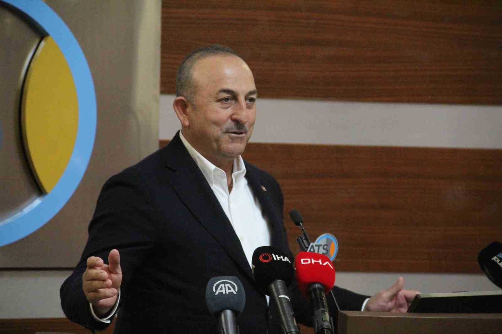 DIŞİŞLERİ BAKANI MEVLÜT ÇAVUŞOĞLU,  BULGARİSTAN SINIRINDAKİ İHRACAT KUYRUĞUYLA İLGİLİ