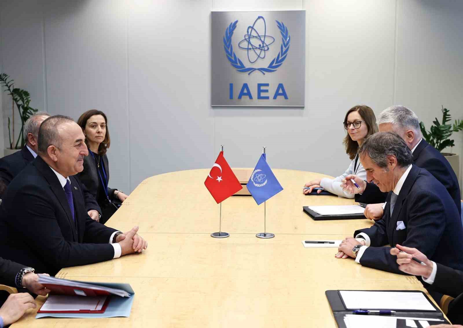 DIŞİŞLERİ BAKANI ÇAVUŞOĞLU, UAEA BAŞKANI GROSSİ İLE GÖRÜŞTÜ