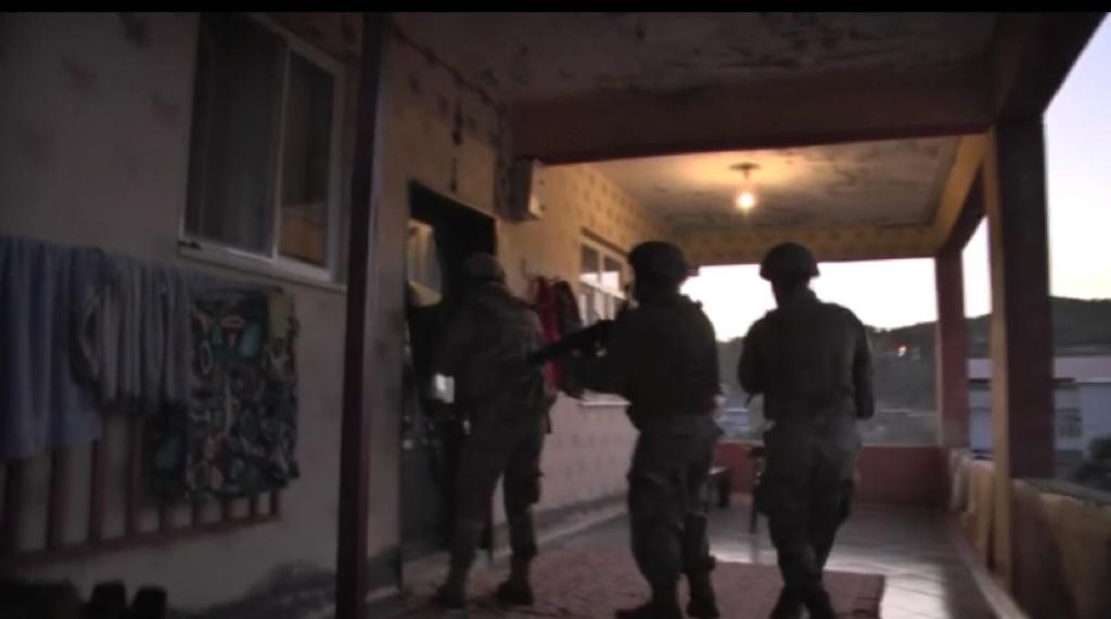 DİYARBAKIR MERKEZLİ 10 İLDE EŞ ZAMANLI DÜZENLENEN PKK-KCK OPERASYONUNDA 16