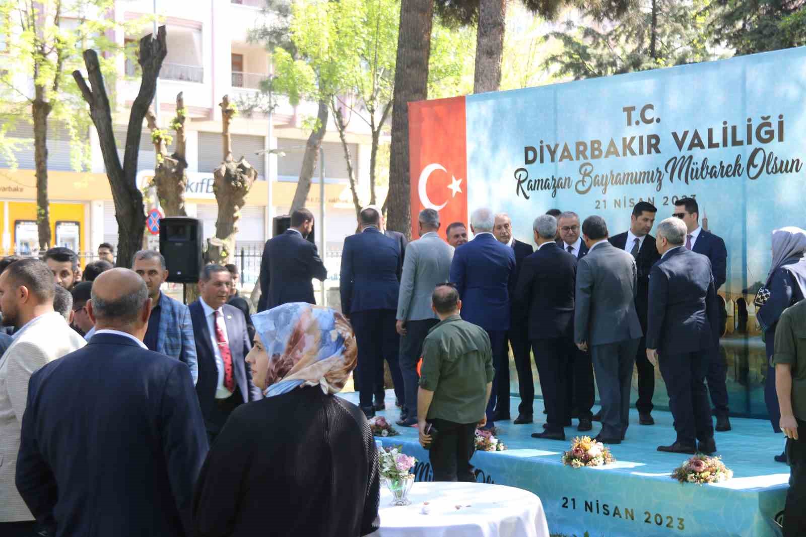 DİYARBAKIR VALİSİ VE BÜYÜKŞEHİR BELEDİYE BAŞKAN VEKİLİ ALİ İHSAN SU,