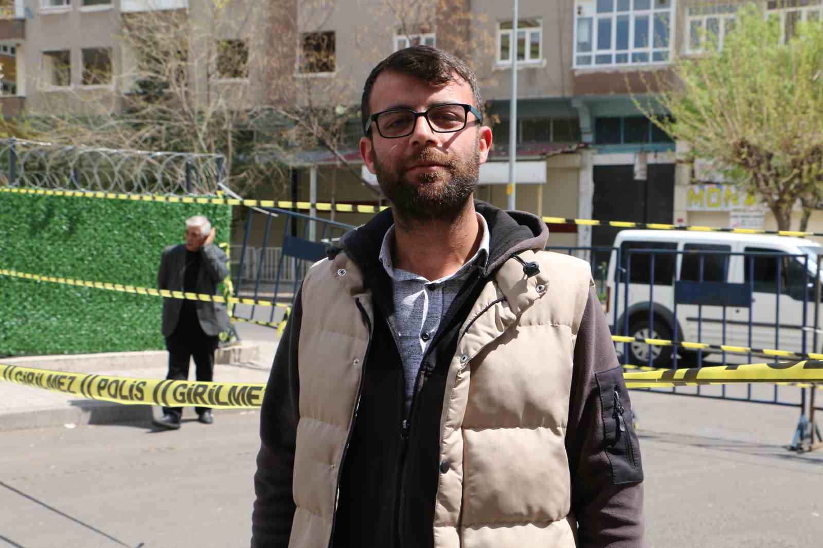 BİNA SAKİNLERİNDE RAMAZAN KILIÇ, BİR KISMI ÇÖKEN YAPI İÇİN İMZANIN