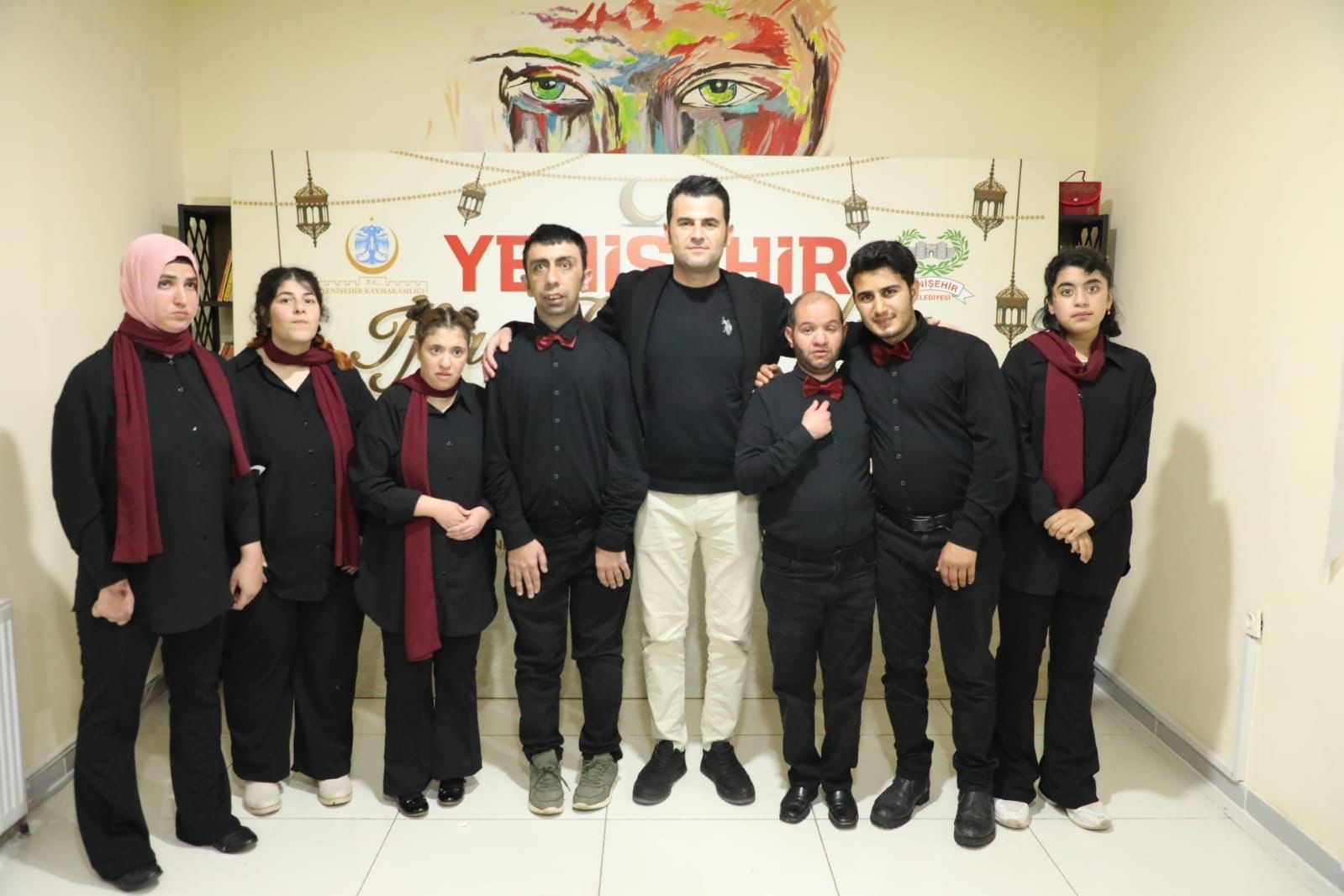 YENİŞEHİR KAYMAKAMI VE BELEDİYE BAŞKANVEKİLİ MURAT BEŞİKCİ, ÖZEL GEREKSİNİMLİ BİREYLERLE