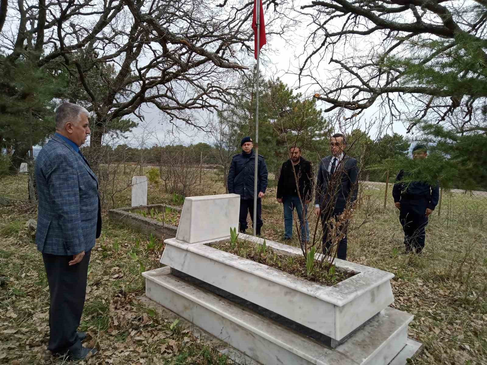 DOMANİÇ’TE ŞEHİT JANDARMA ER EFRAYİM YILDIRIM DUALARLA ANILDI