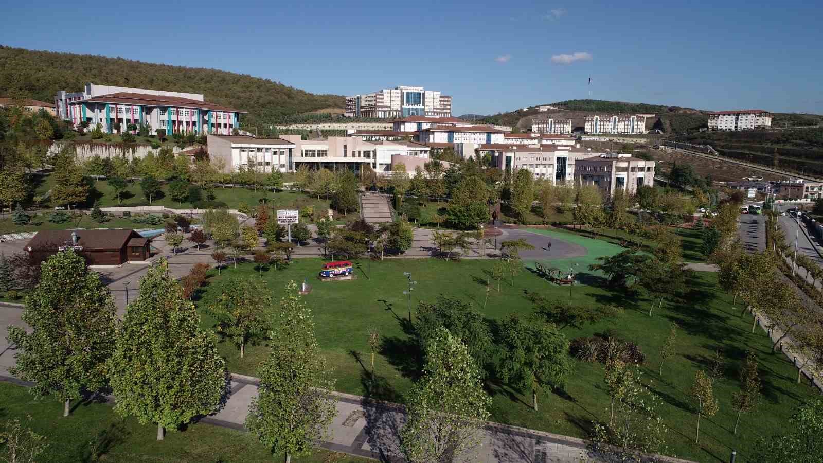 BU YIL İLK KEZ ÖĞRENCİ ALAN DÜZCE ÜNİVERSİTESİ ECZACILIK FAKÜLTESİ’NDEN