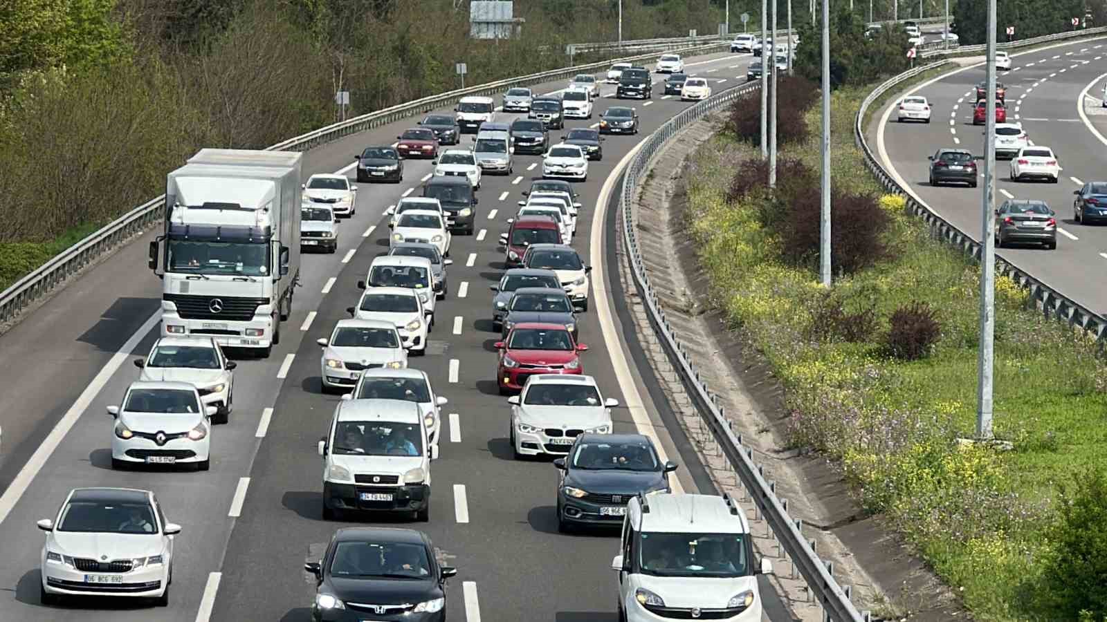 DÜZCE’DE TRAFİK TESCİLİNE KAYITLI ARAÇ SAYISI 128 BİN 135 OLDU.
