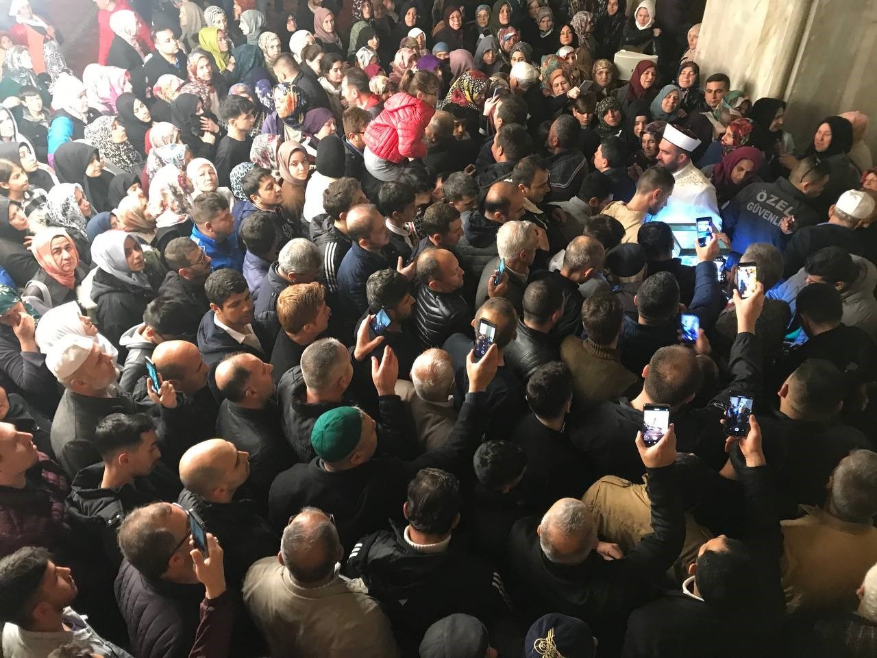 EDİRNE'DEKİ CAMİLER KADİR GECESİ’NDE DOLDU TAŞTI