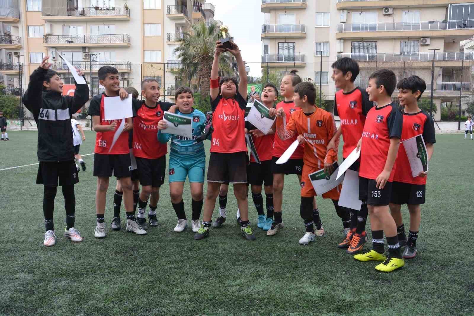 AYDIN (İHA) - EFELER’DE 2011 VE 2012 YAŞ GRUPLARI ARASINDA