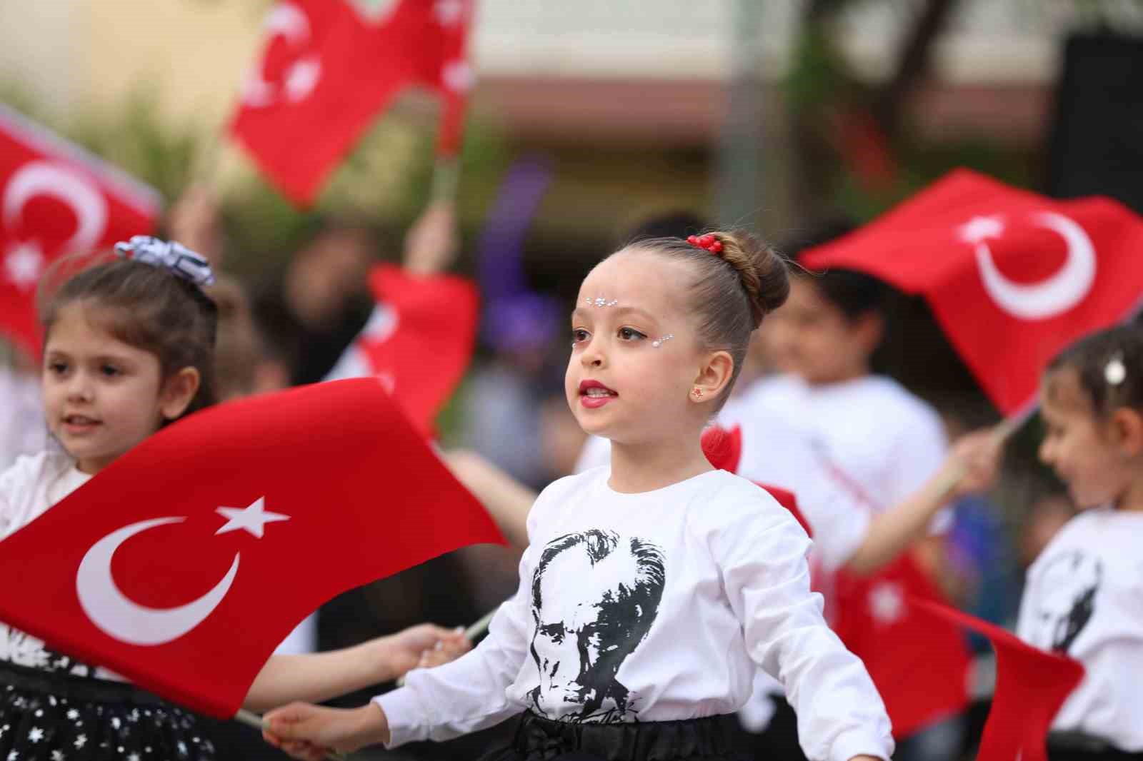 EFELER’İN ÇOCUKLARI ÇOCUK BAYRAMINI KUTLADI